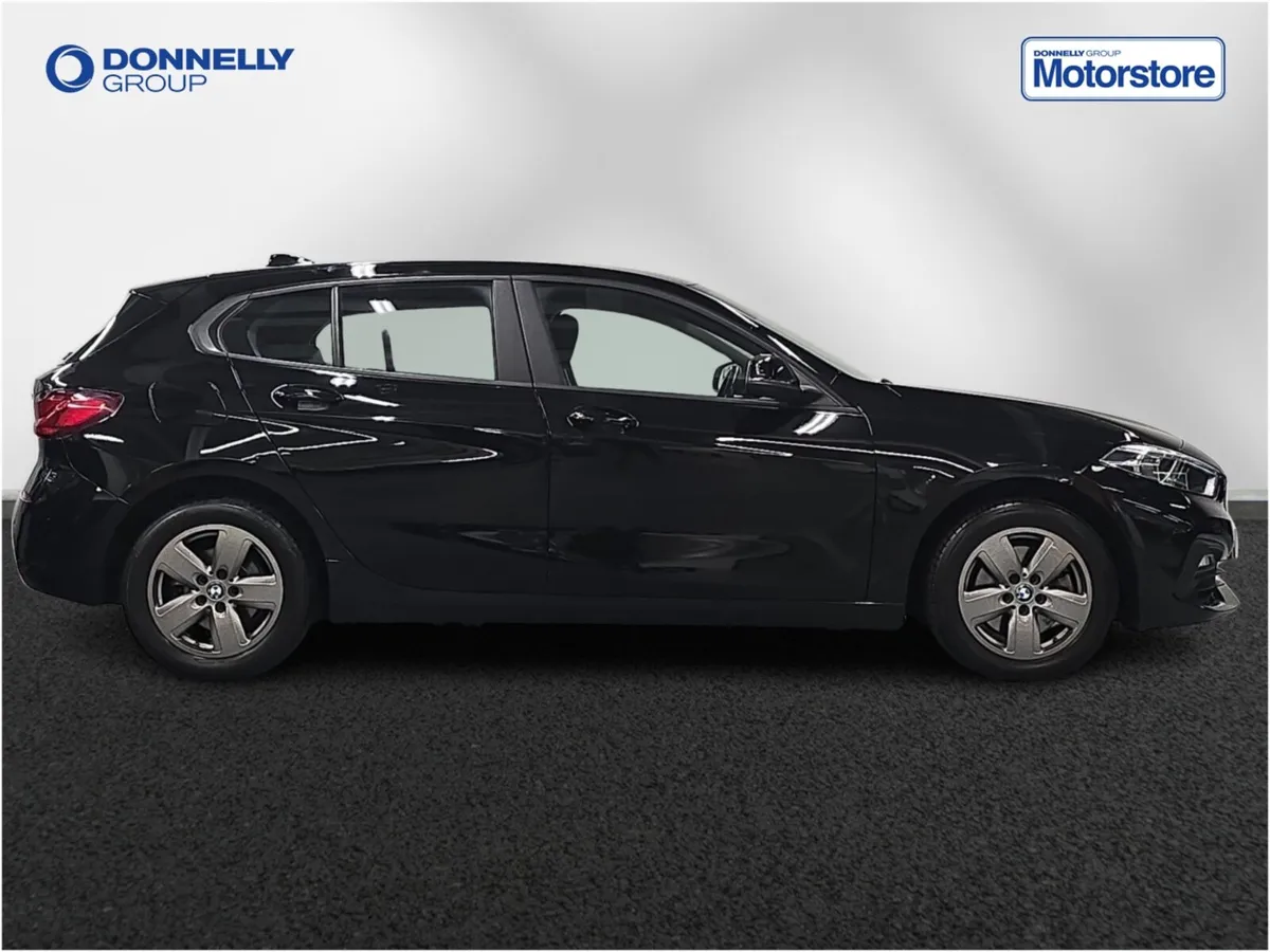 BMW 1 Series Diesel Hatchback SE - Image 3