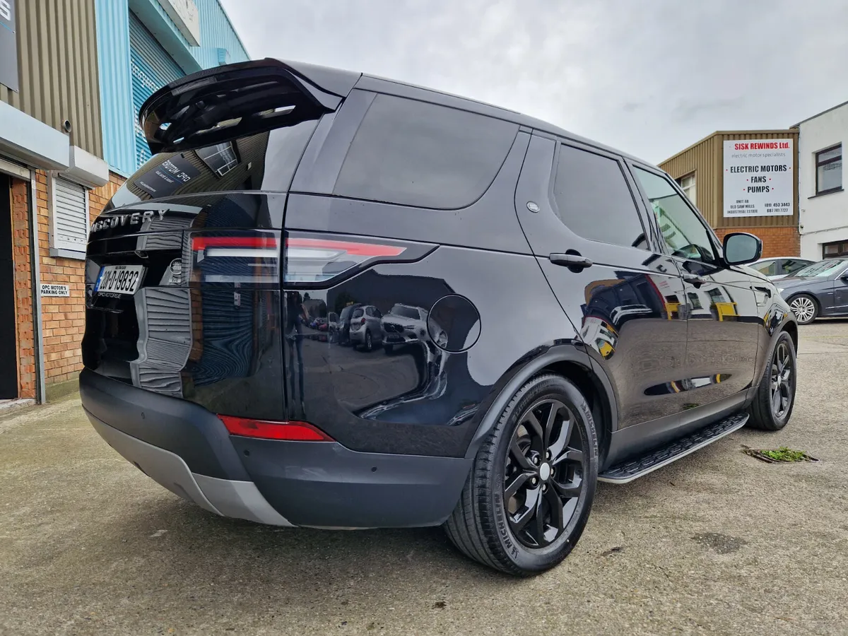 2020 Landrover Discovery 3.0 V6 - Image 3