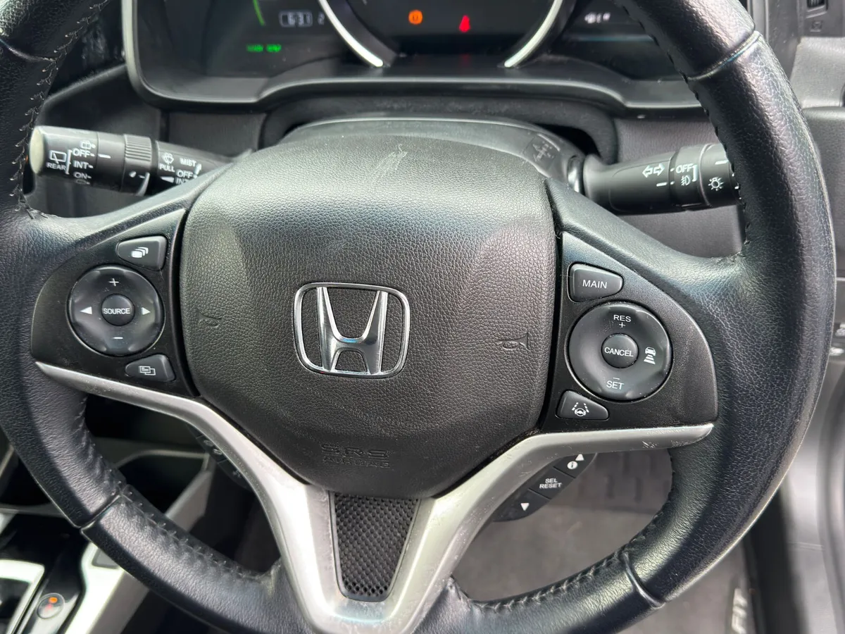 Honda Fit 2019 hybrid - Image 6