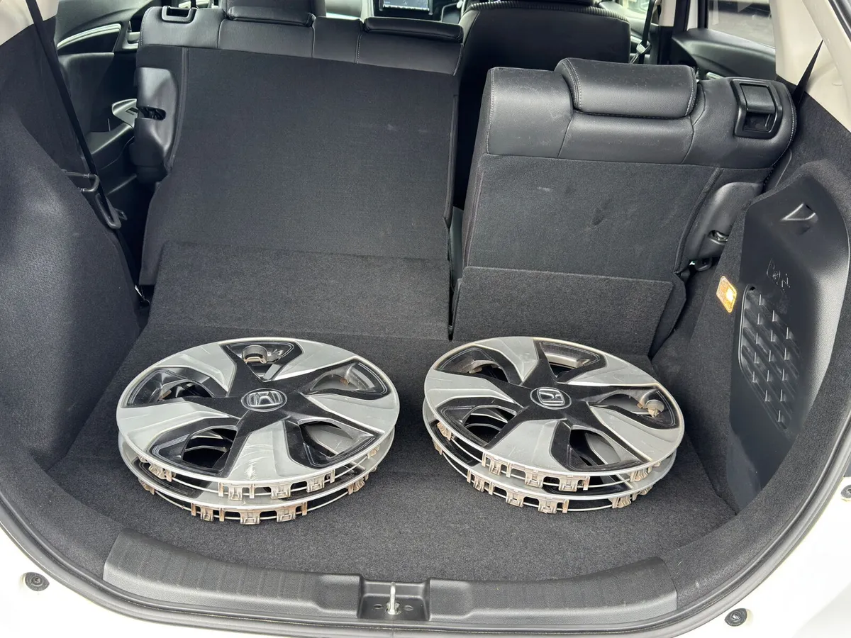Honda Fit 2019 hybrid - Image 10
