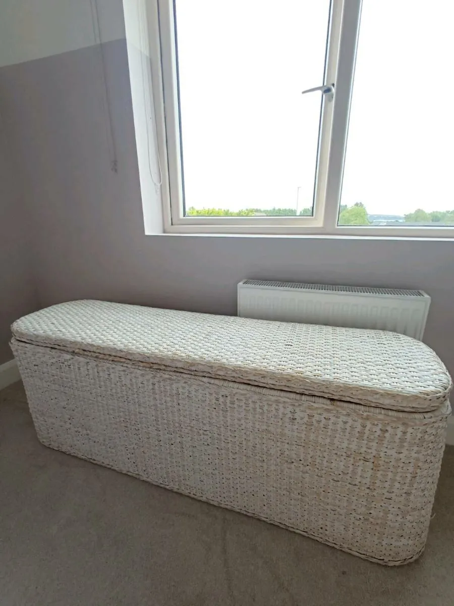 Blanket box - Image 1