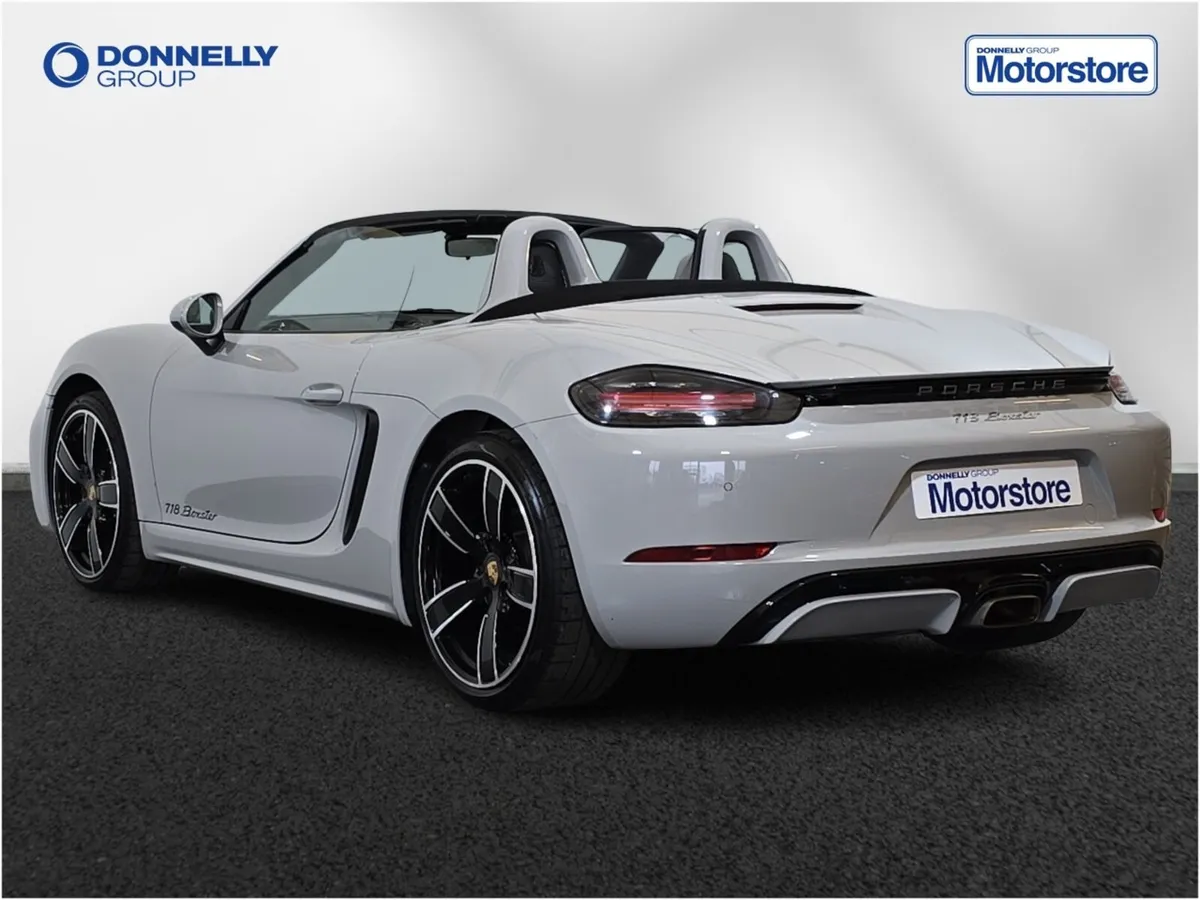 Porsche Boxster 718  Roadster - Image 2