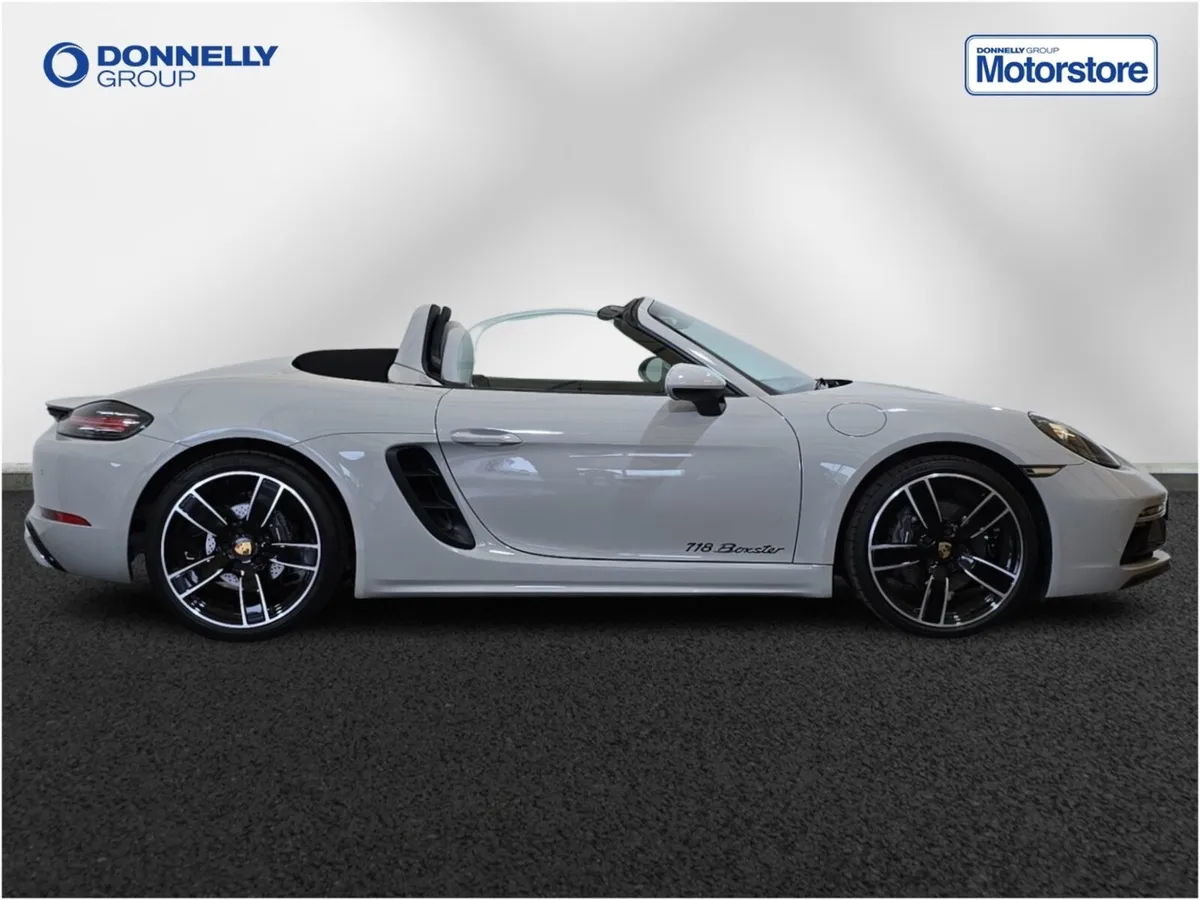 Porsche Boxster 718  Roadster - Image 3