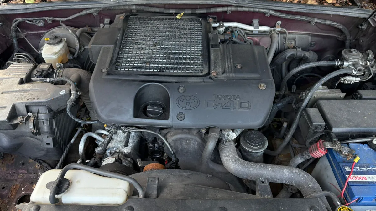 Toyota Land Crusier Engine - Image 1