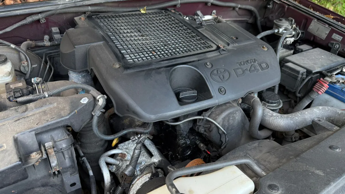 Toyota Land Crusier Engine - Image 2