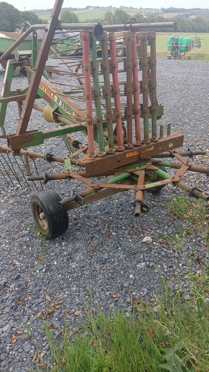 Single rotor silage rake.     Diesel tank - Image 4