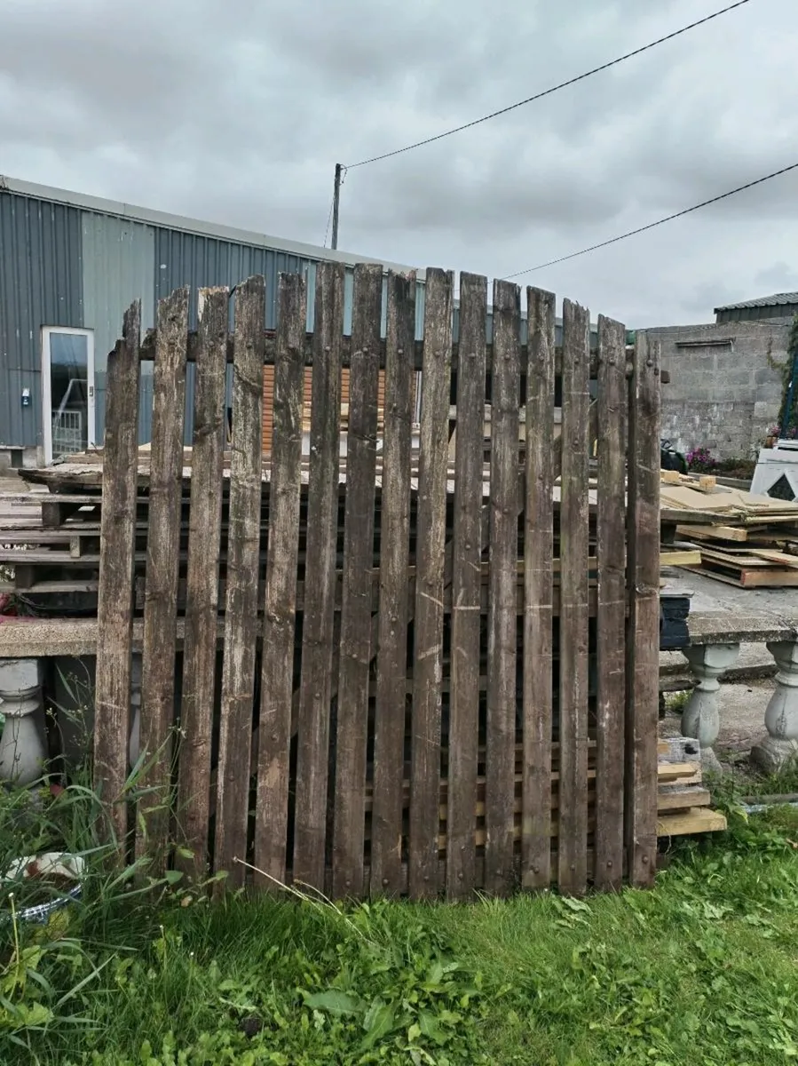 Gates - Image 1