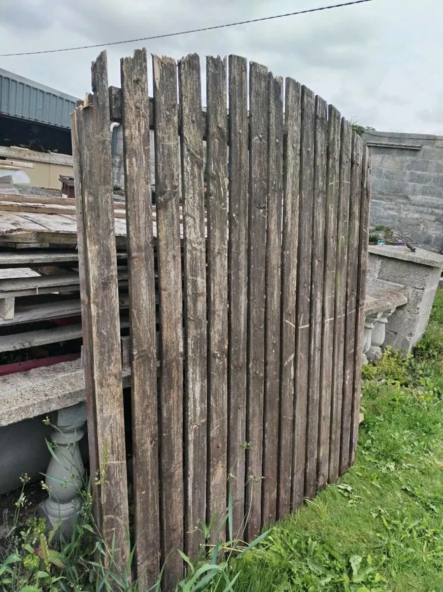 Gates - Image 2