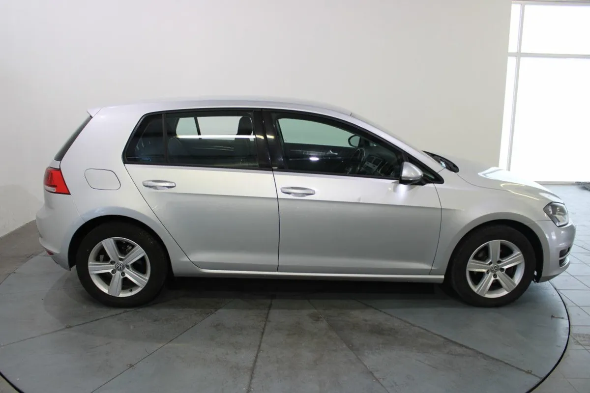 Volkswagen Golf 1.6 TDI 105HP Highline - Image 3