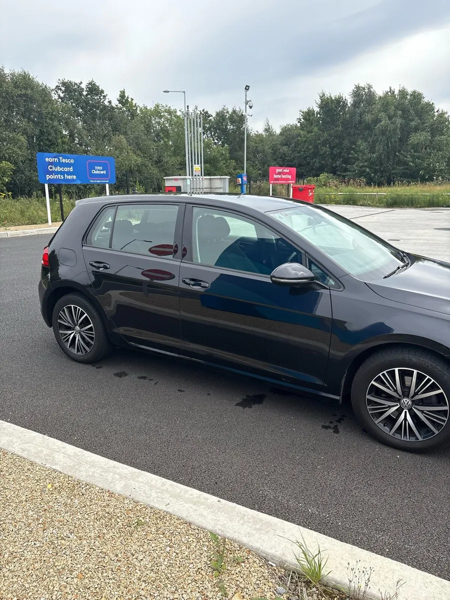 Volswagen Golf - Image 2