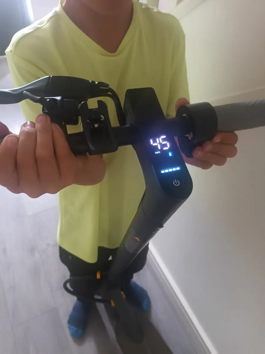 Electric scooter - Image 2