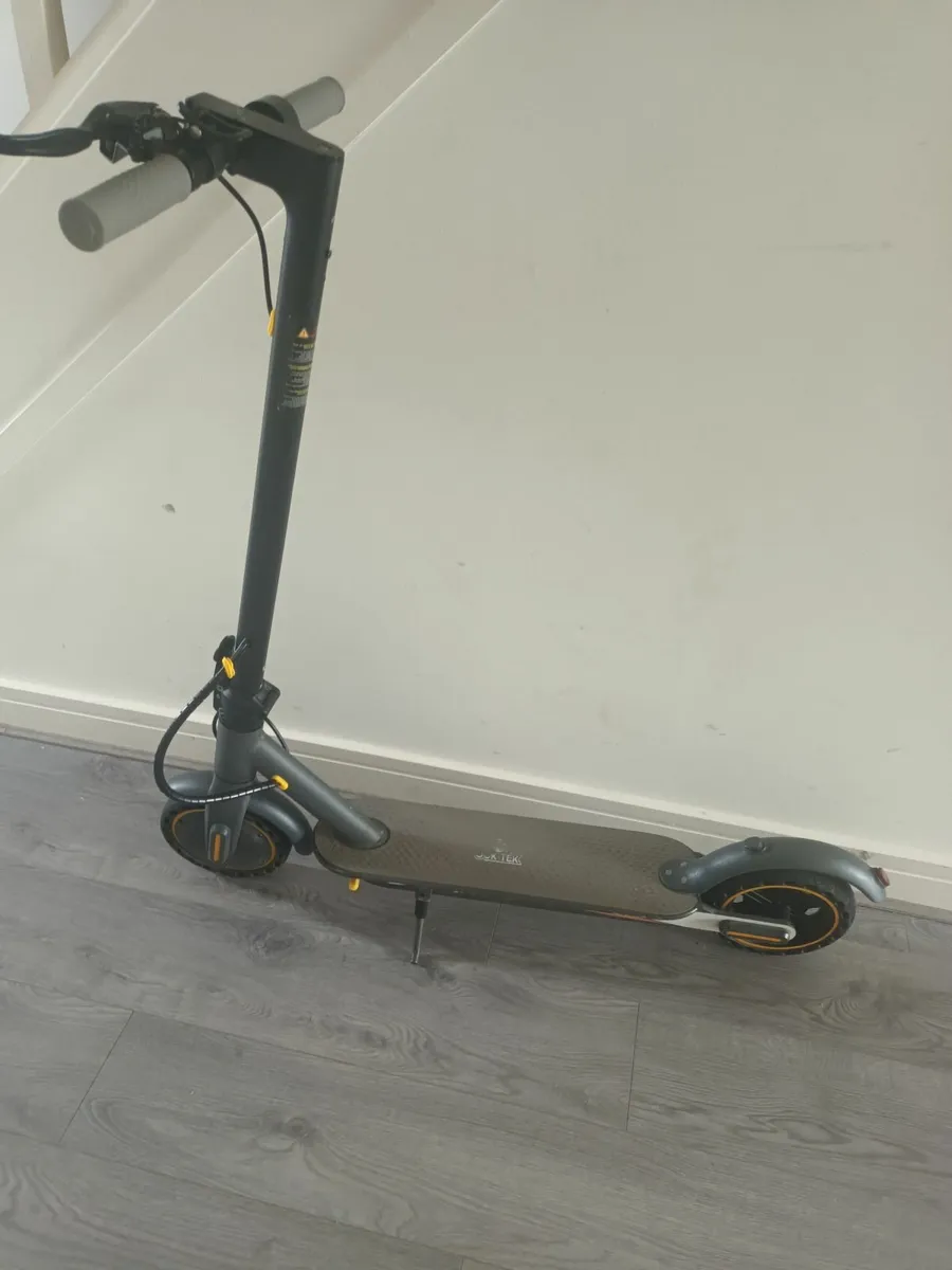 Electric scooter - Image 4