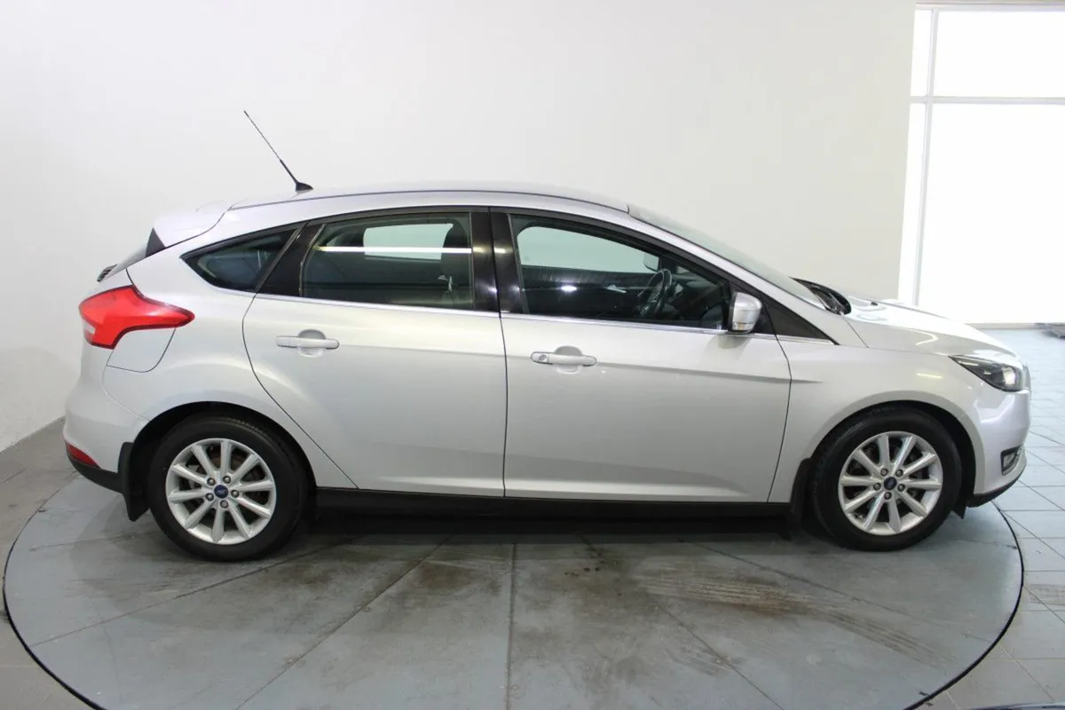 Ford Focus 1.5 Tdci 95ps Titanium - Image 3