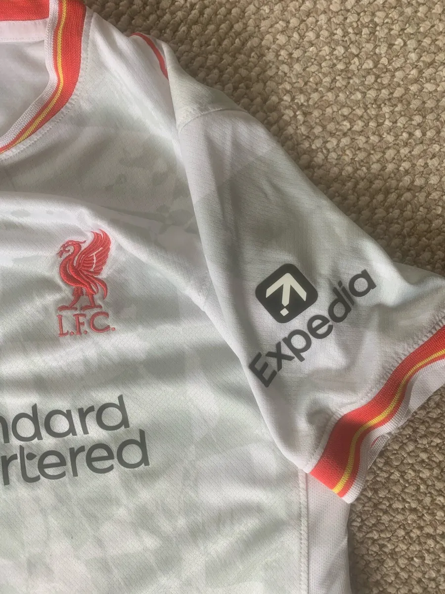 Real Liverpool 24-25 third shirt - Image 2