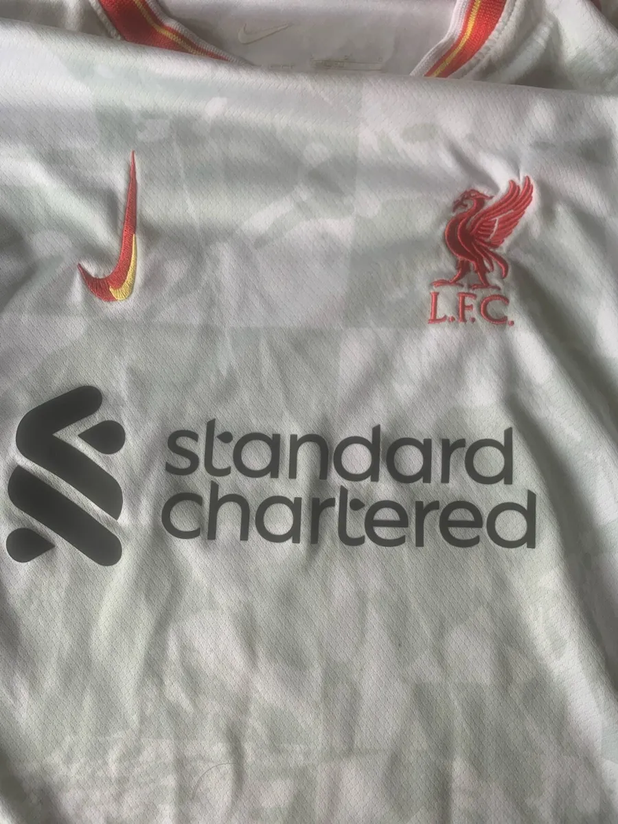 Real Liverpool 24-25 third shirt - Image 4