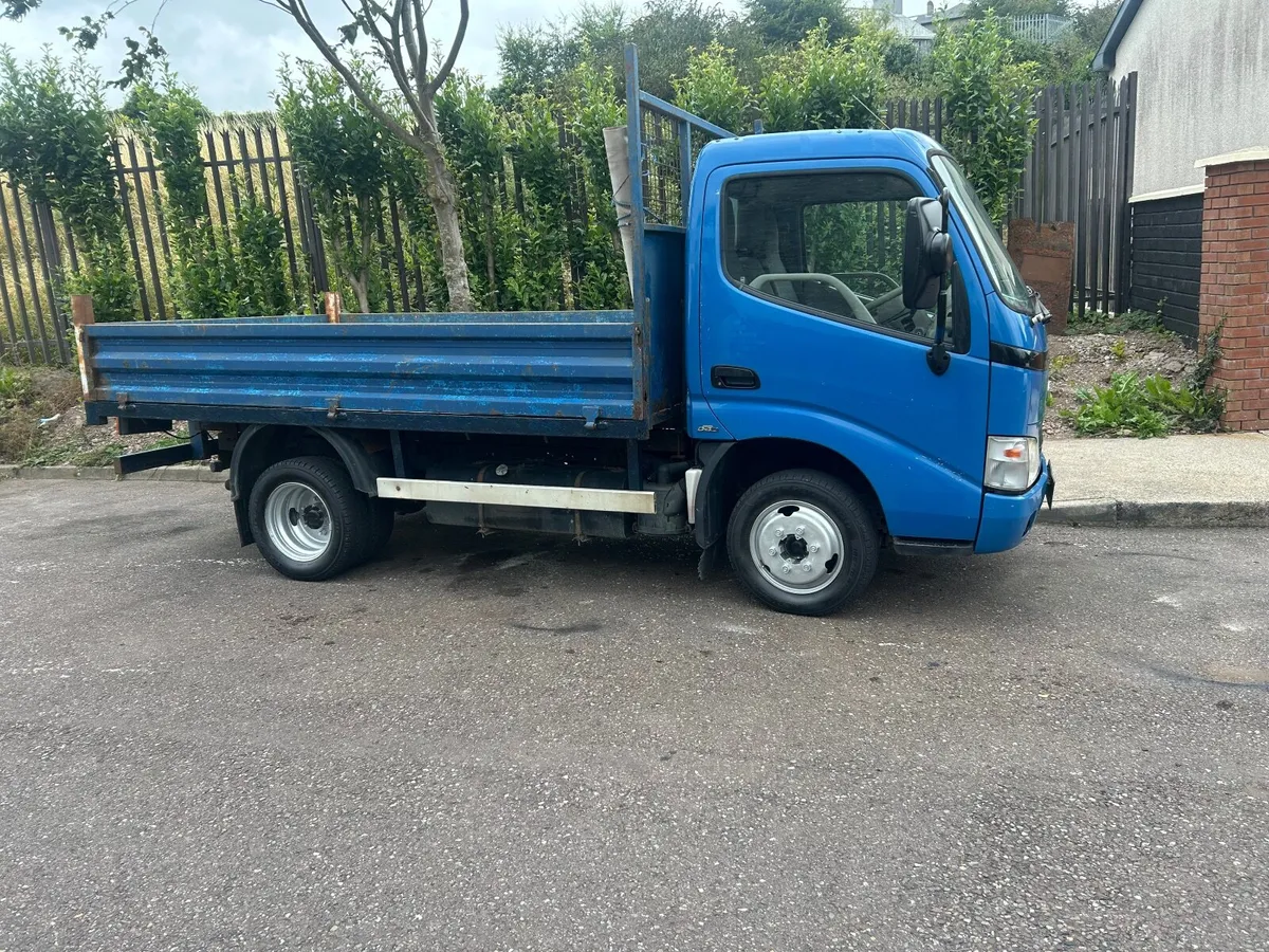 07 Toyota dyna taxed and tested - Image 1