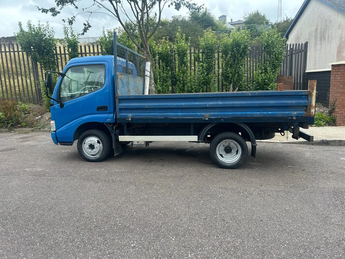 07 Toyota dyna taxed and tested - Image 2