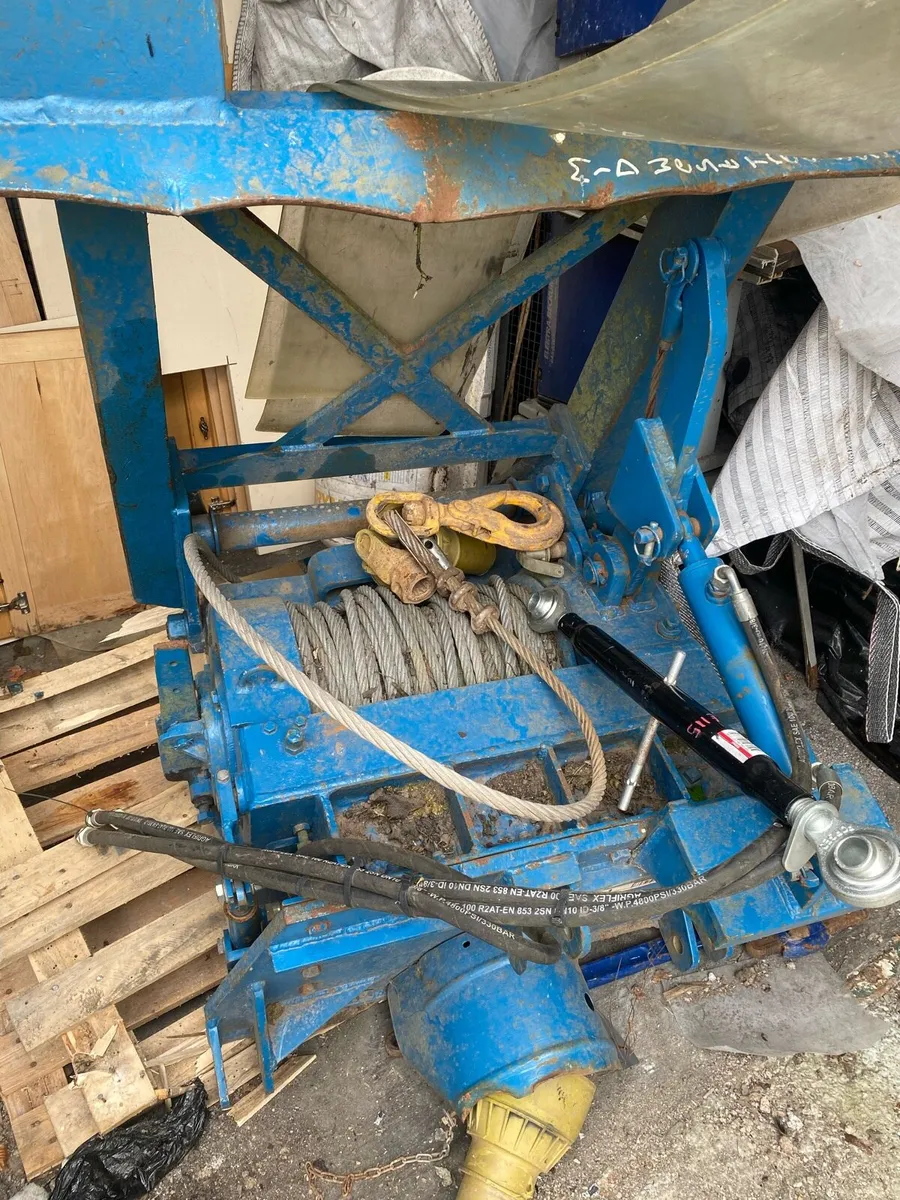 Winch - Image 1