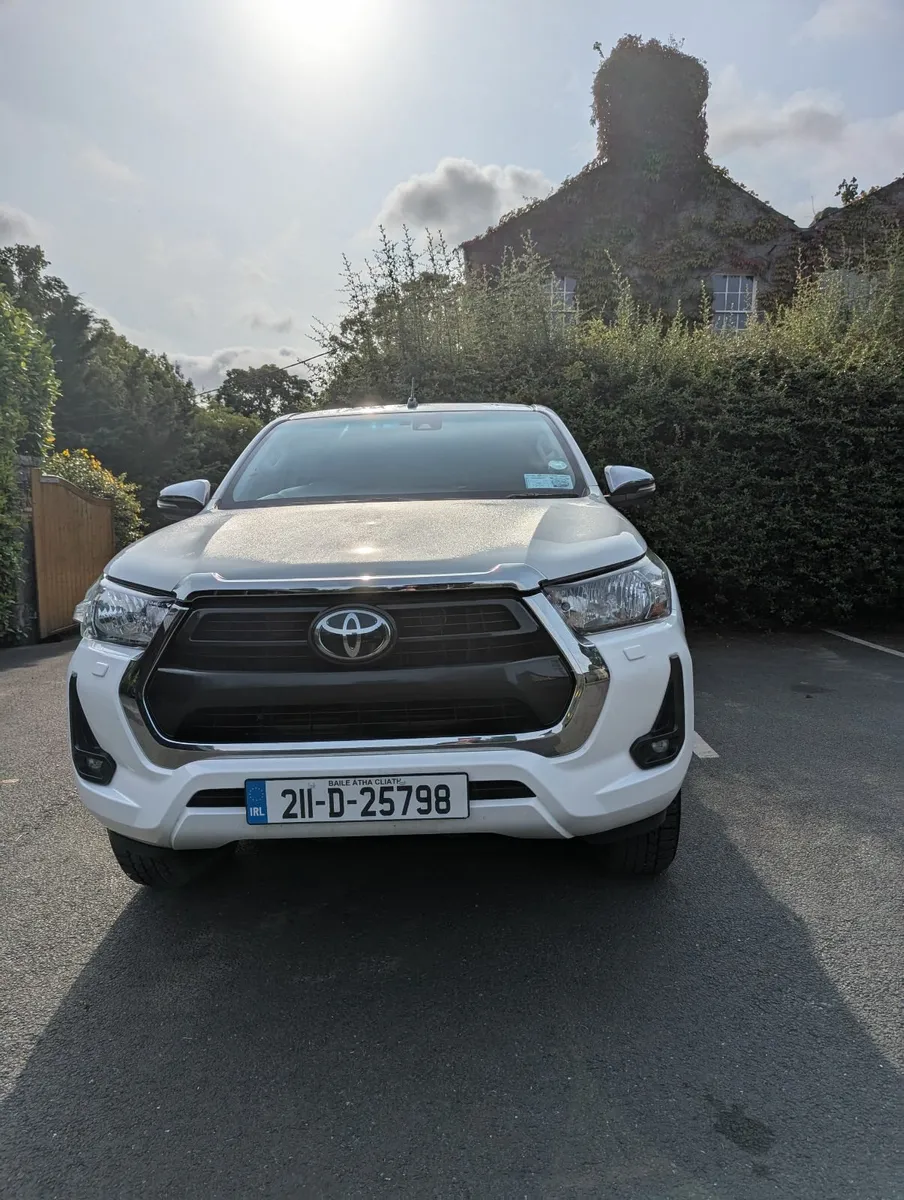 Toyota Hilux 2021 - Image 2