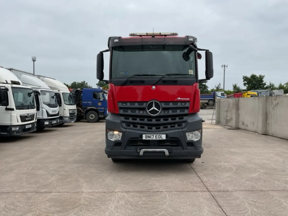 2017 Mercedes Acros 3240 8x2Cheesewedge Beavertail - Image 2