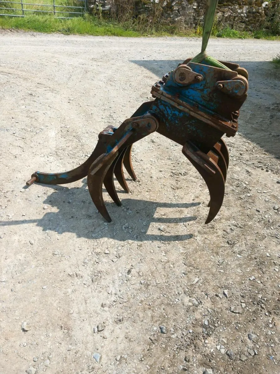 Digger grab - Image 1