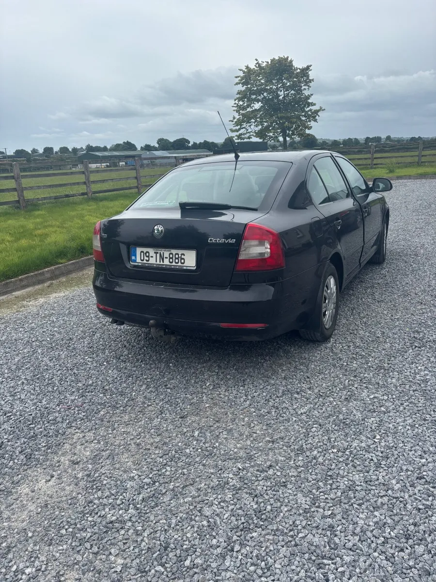 Skoda Octavia 2009 - Image 2