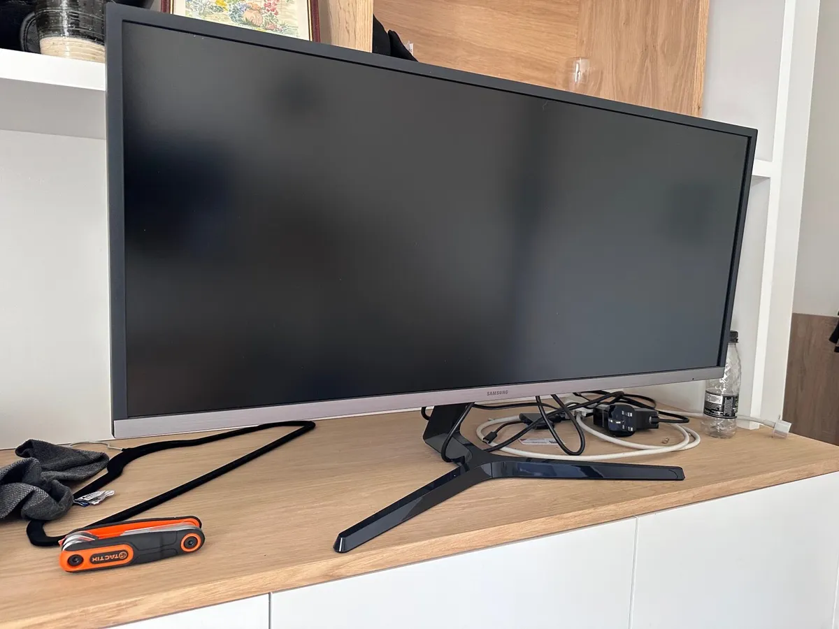 Samsung monitor - Image 1