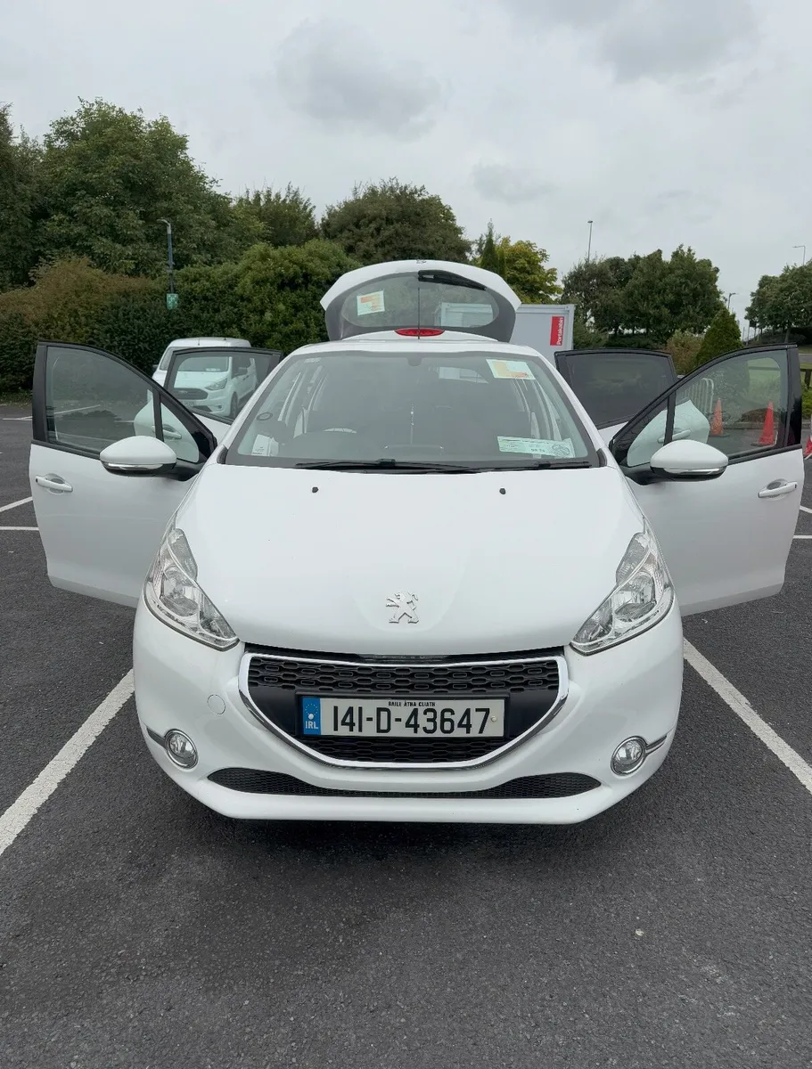 Peugeot 208 2014 - Image 1