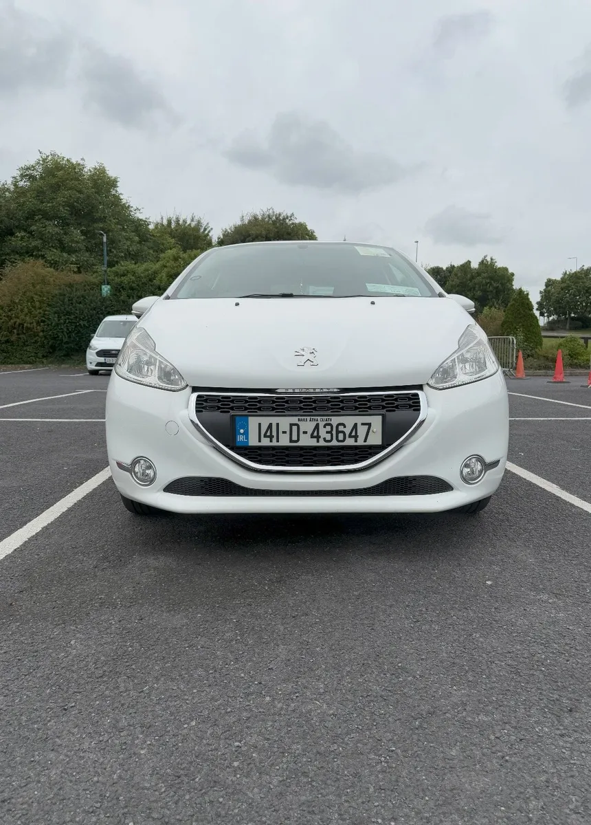 Peugeot 208 2014 - Image 2