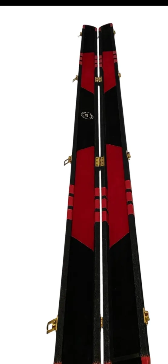 AS NEW CUSTOM CUES CASE - Image 4