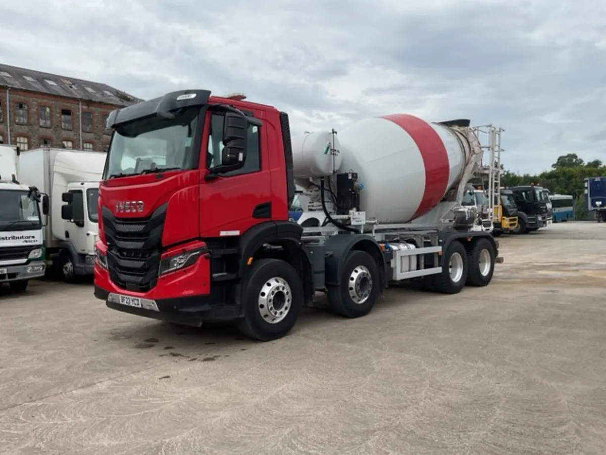 2023 (23) Iveco X-Way 420 8x4 Concrete Mixer - Image 3