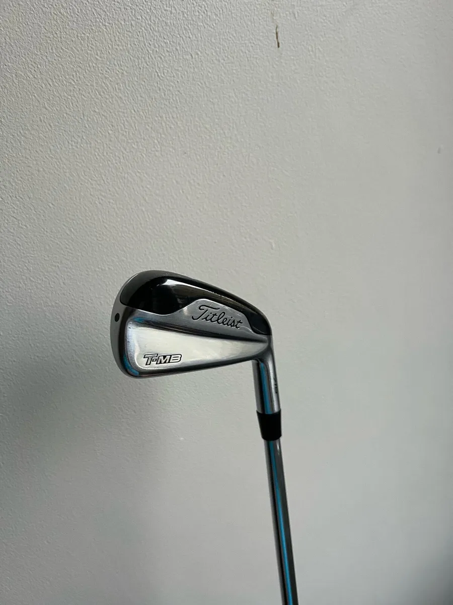 Titleist 2 iron - Image 1