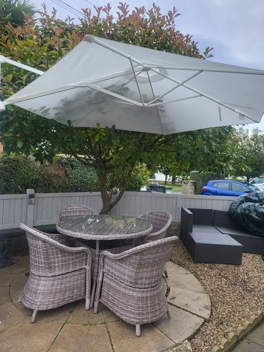 Garden furniture - Image 1