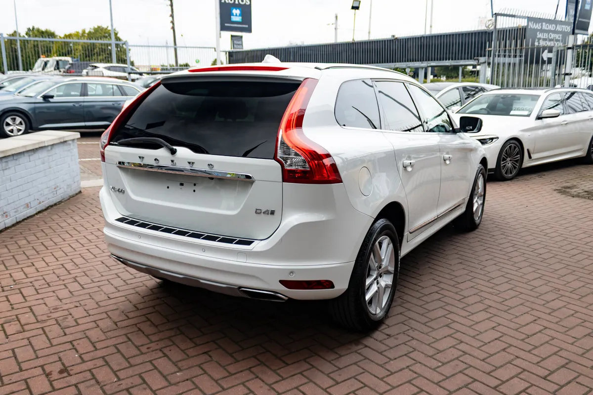 VOLVO XC60 2.0D4 SE LUXURY DELUXE 5DR ESTATE AUTO - Image 3