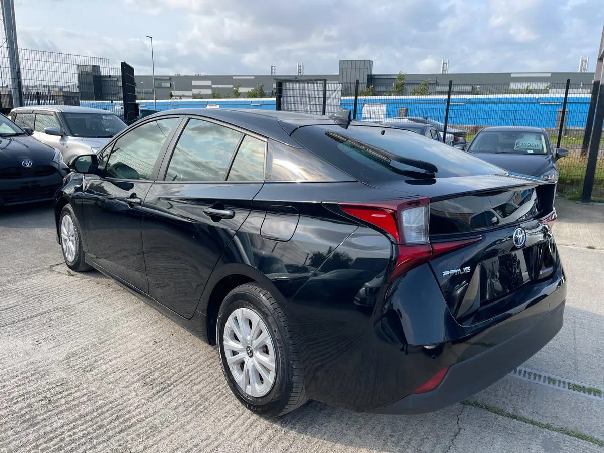 212 Toyota Prius Hybrid 1.8 Automatic (Low Km's) - Image 4