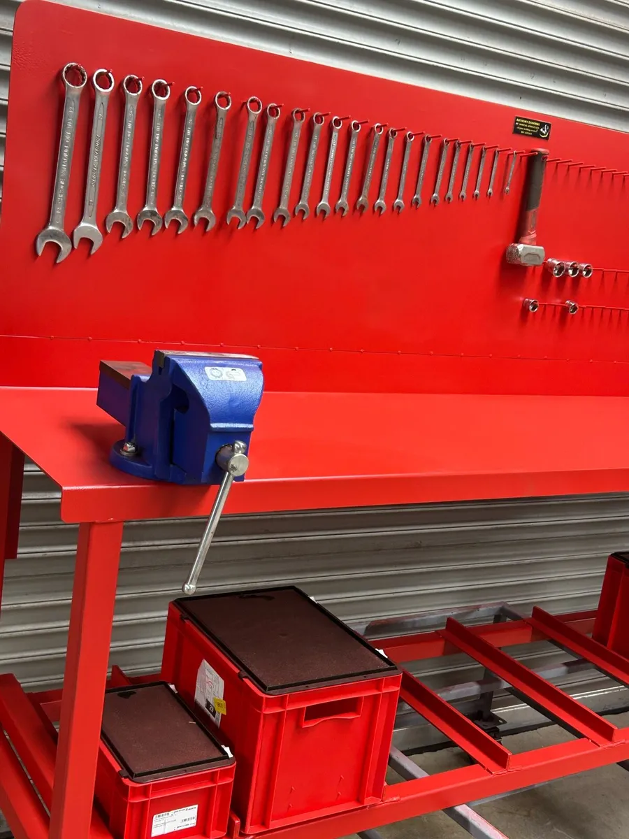 Steel work benches - Image 4