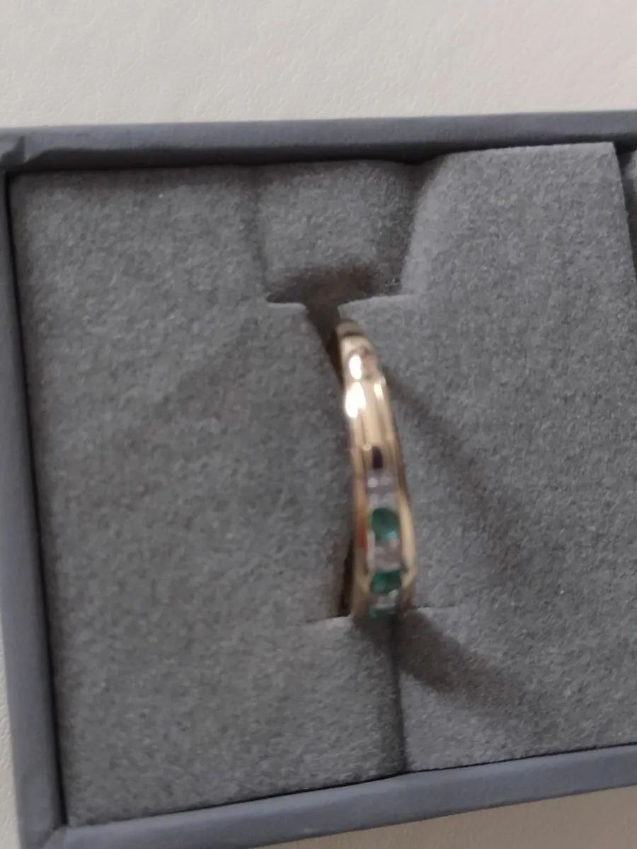 As new 9ctgold natural Emerald & Diamond eternity - Image 2