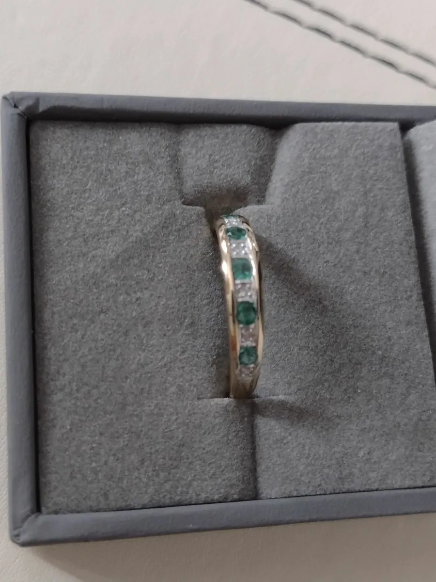 As new 9ctgold natural Emerald & Diamond eternity - Image 1