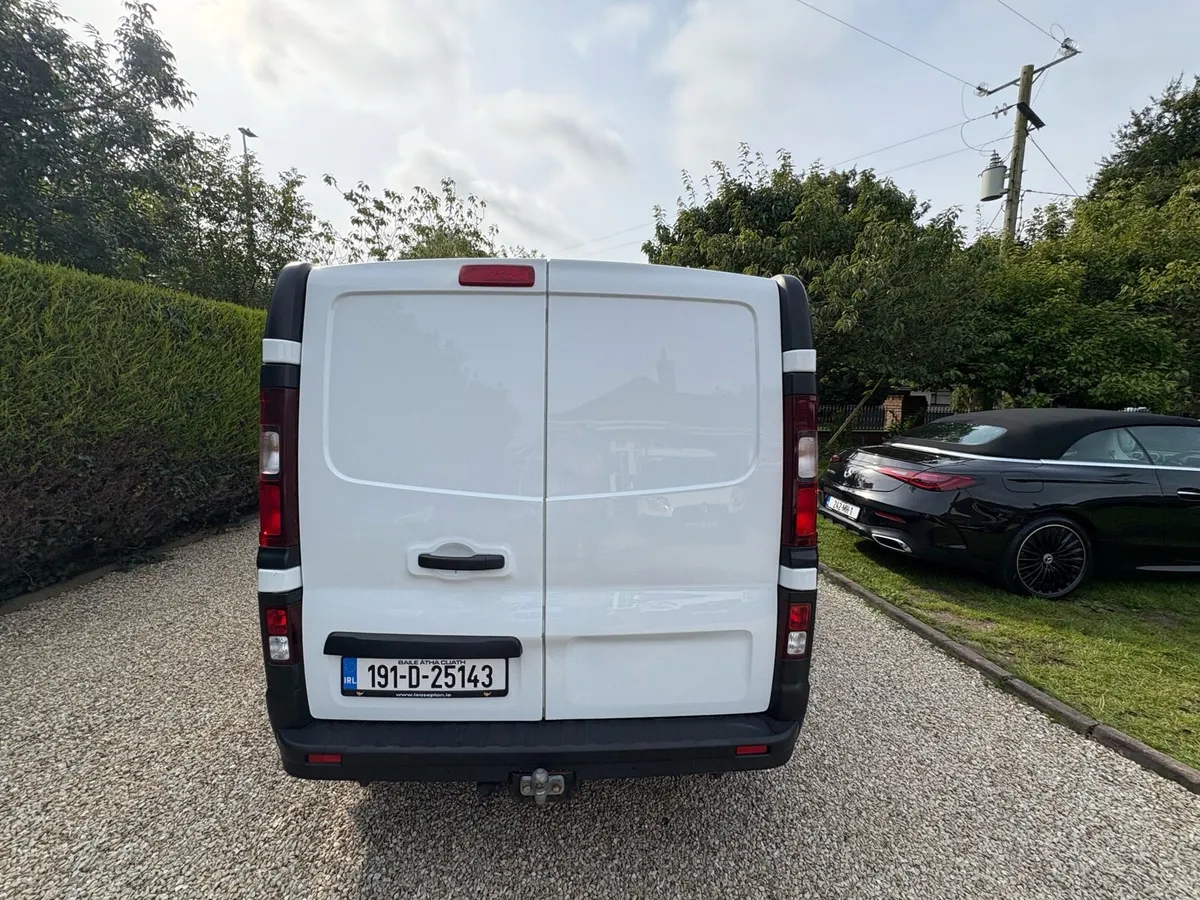 2019 Opel vivaro 6 speed diesel - Image 3