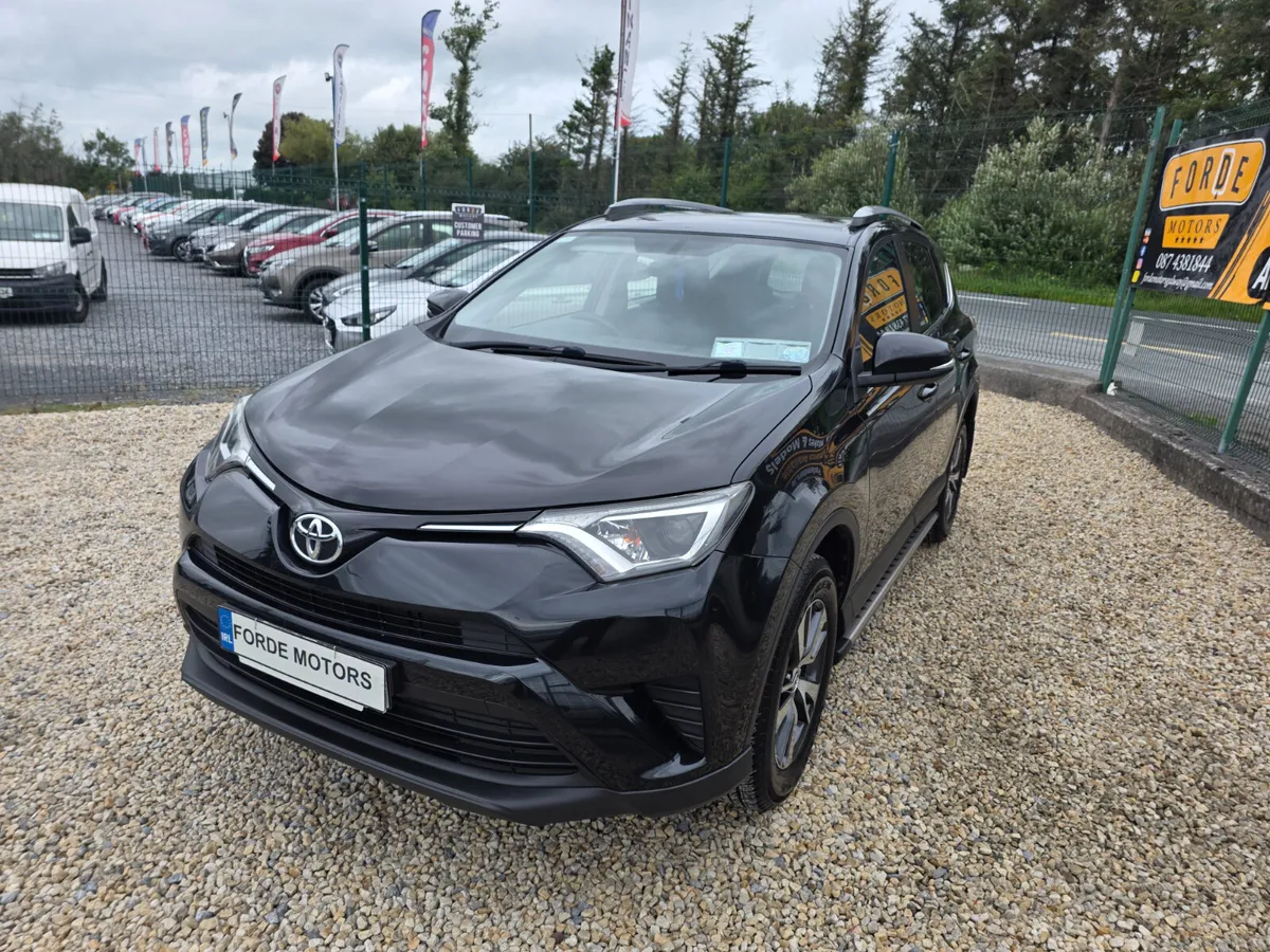 Toyota RAV4  2018 - Image 2