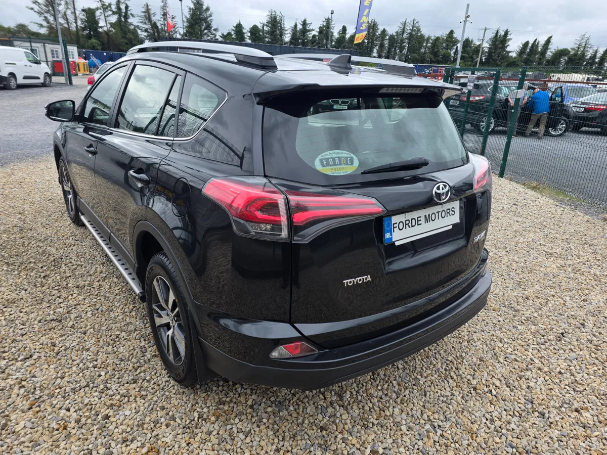 Toyota RAV4  2018 - Image 3