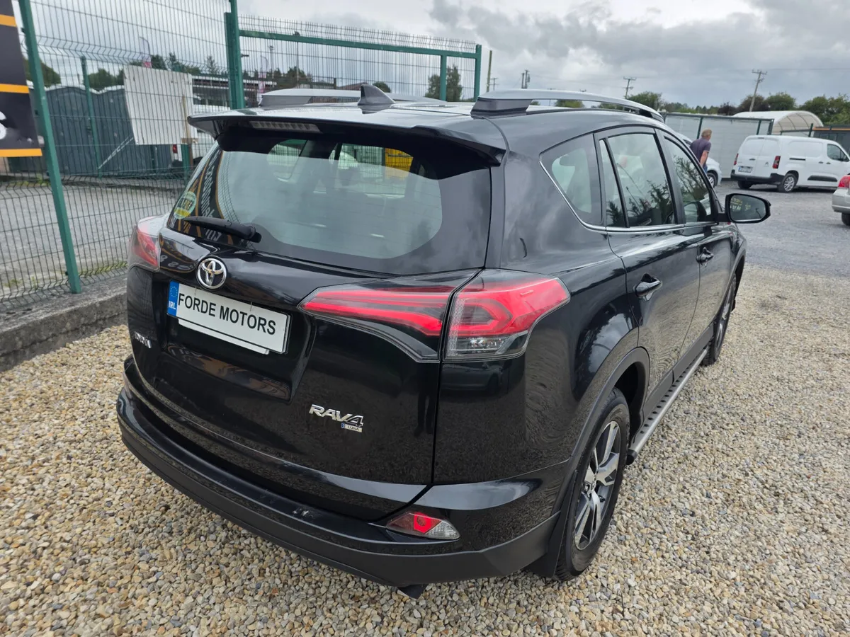 Toyota RAV4  2018 - Image 4