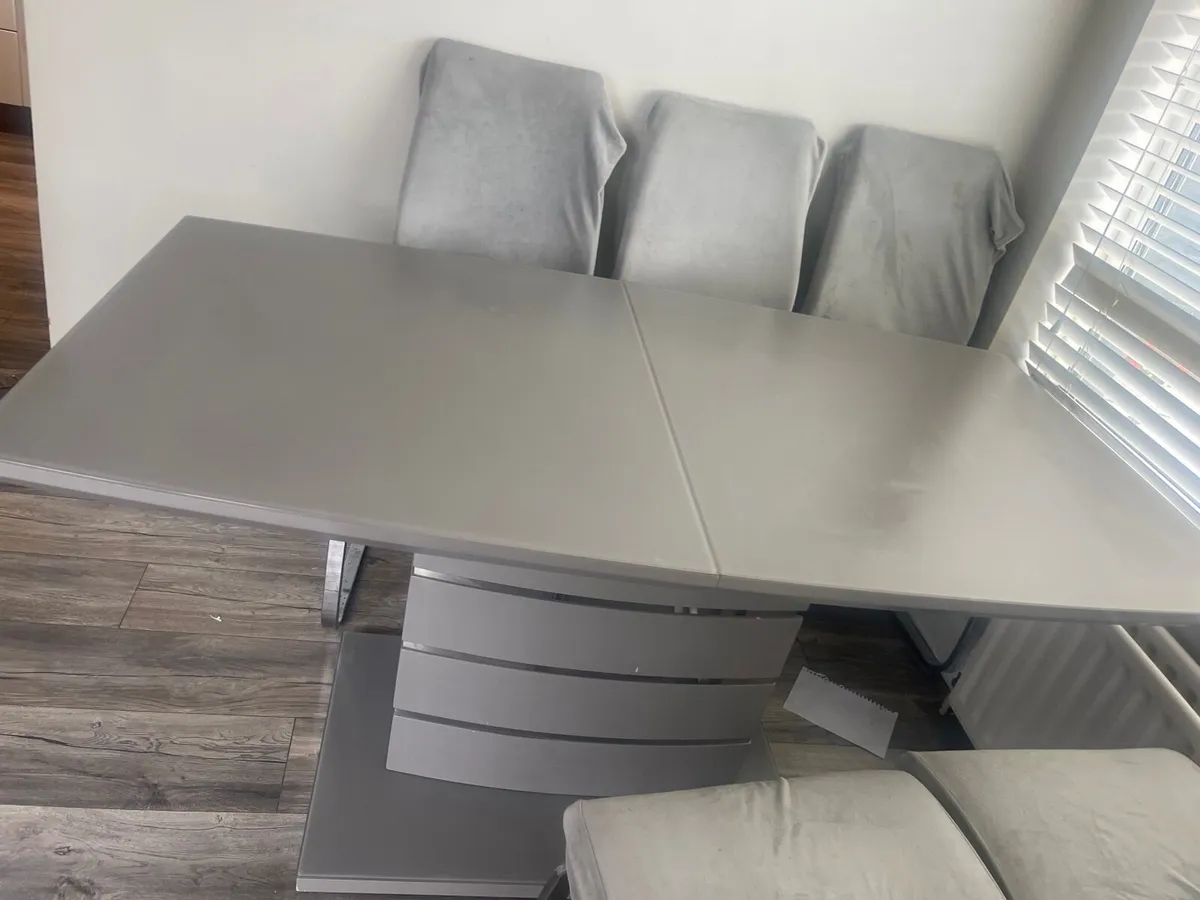 Grey extendable Kitchen table and 6 chairs - Image 1