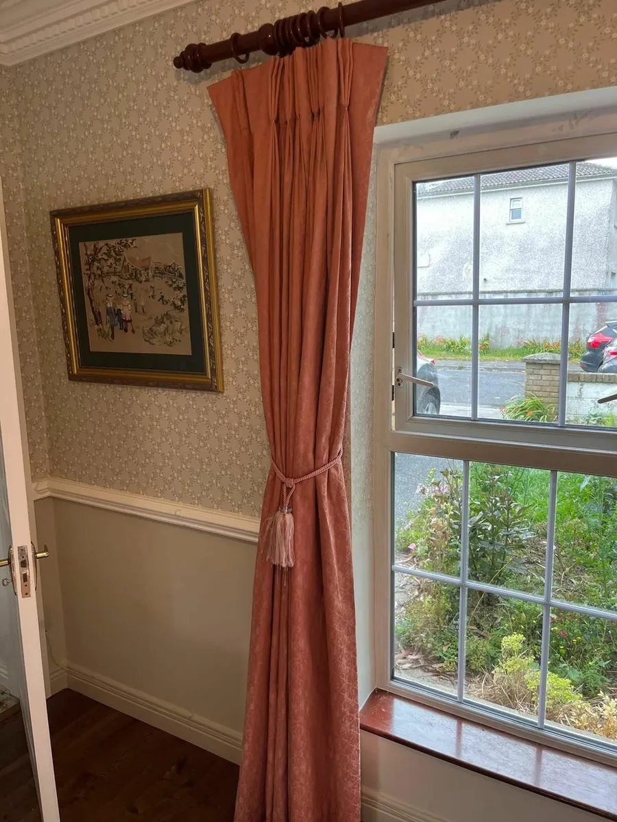 Curtains - Image 2
