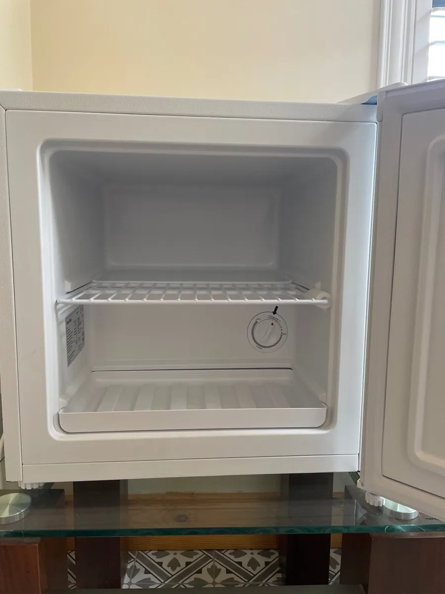 Small Compact Fridge/Freezer - Image 2