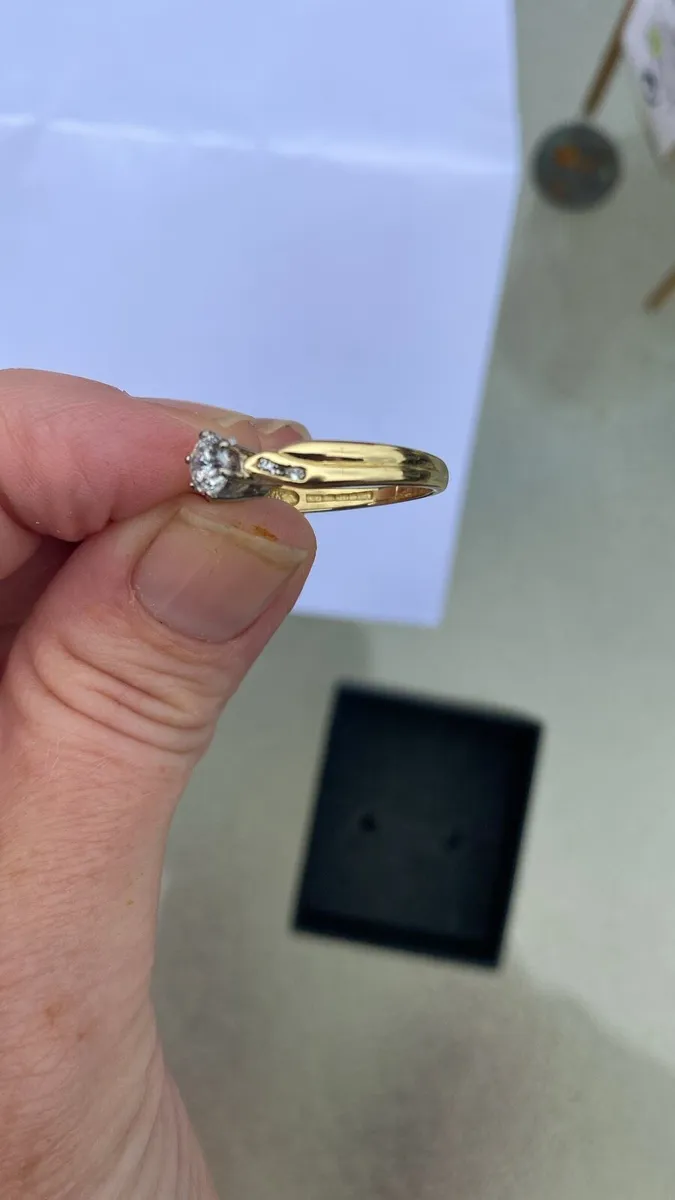 Engagement ring - Image 2