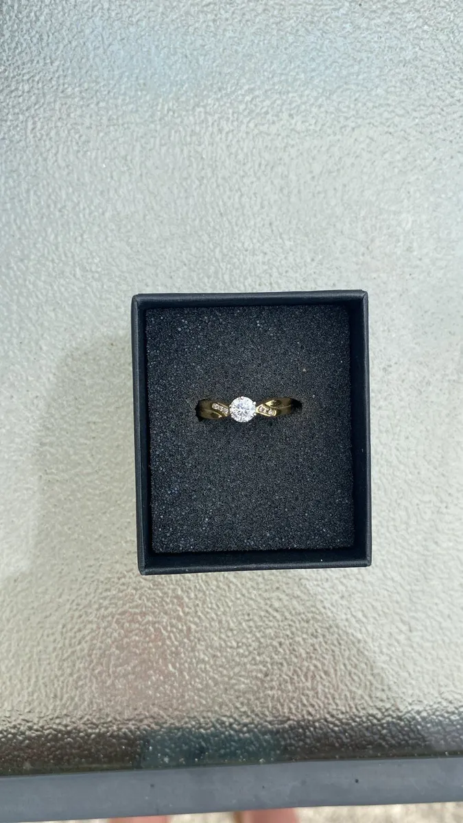 Engagement ring - Image 4
