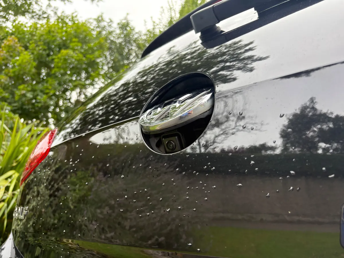 Volkswagen Golf 2014 DSG Automatic low km - Image 2