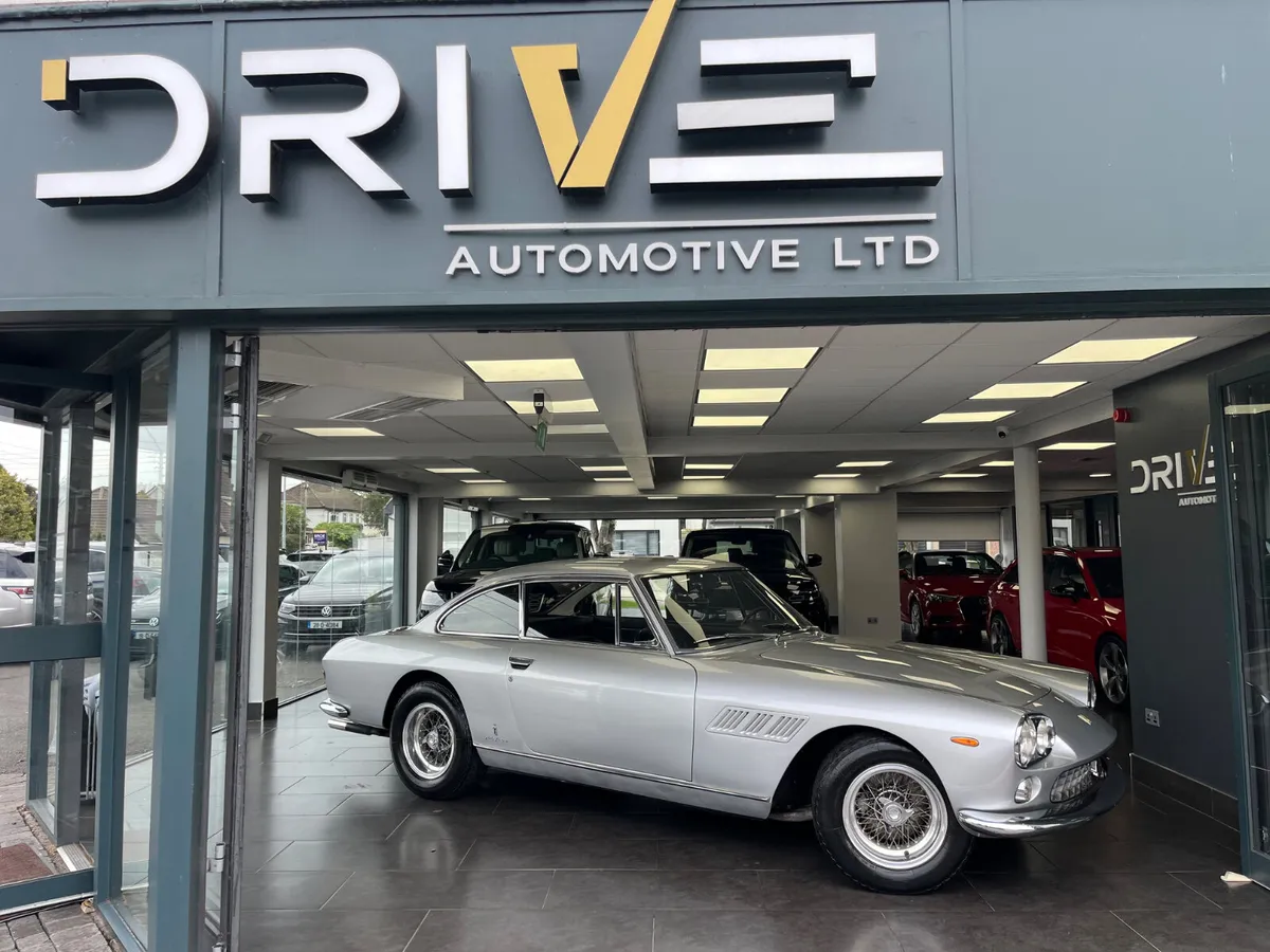 Ferrari 330 GT 2+2  Series 1 - Image 3