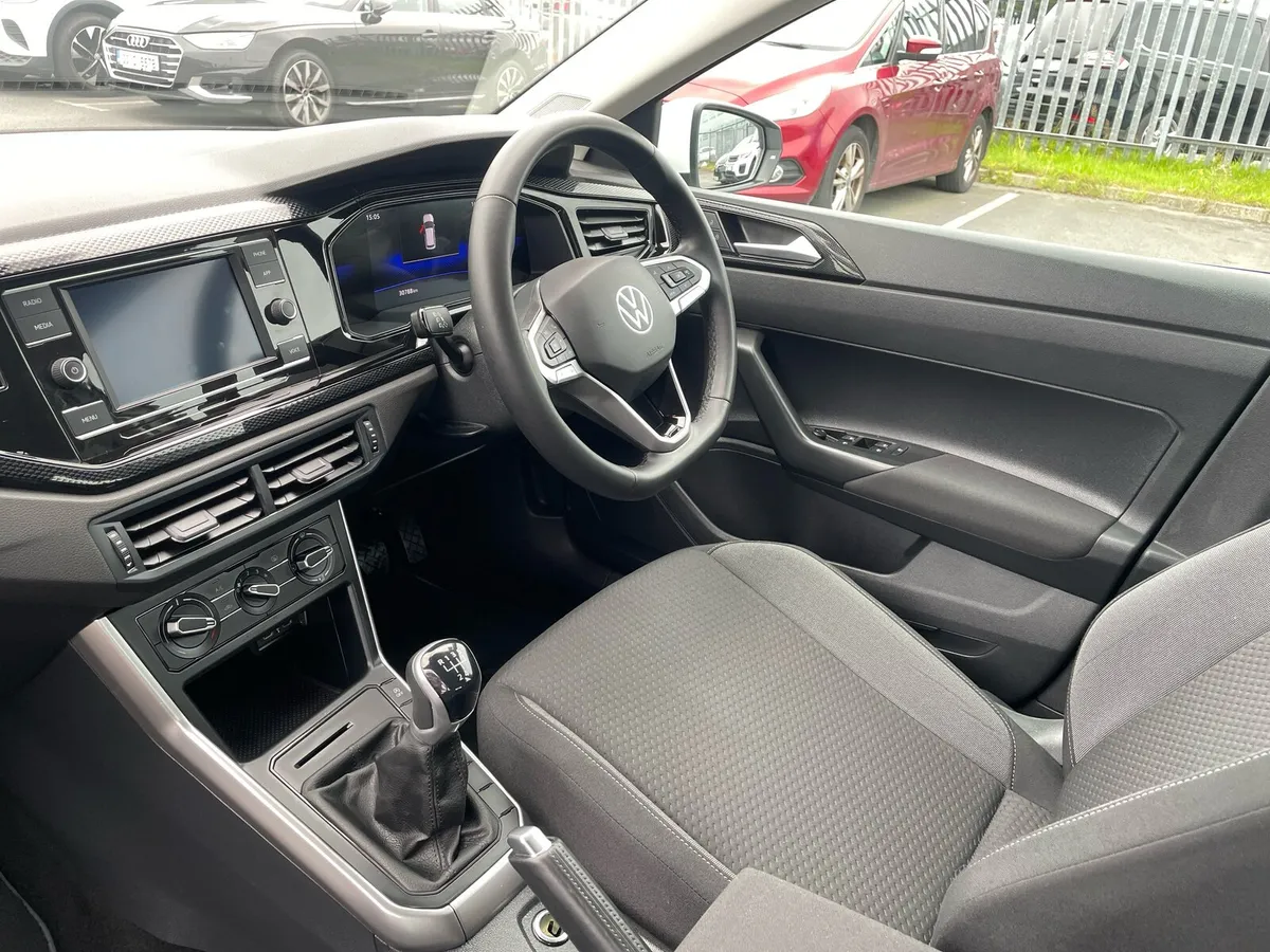 Volkswagen Polo 1.0 TSI 95HP Life - Image 3
